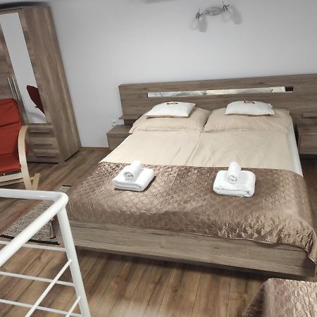 Kossuth Garden Διαμέρισμα Ντέμπρετσεν Εξωτερικό φωτογραφία
